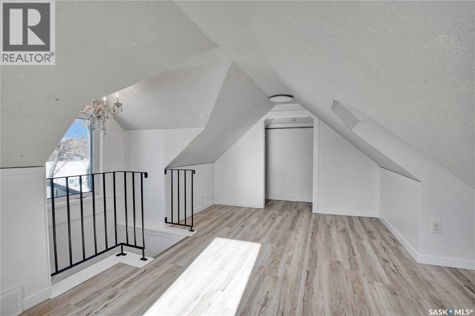 1041 L Avenue N, Saskatoon, Saskatchewan  S7L 2R7 - Photo 11 - SK028298