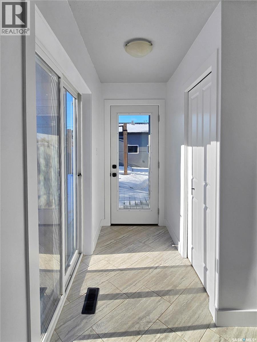 1041 L Avenue N, Saskatoon, Saskatchewan  S7L 2R7 - Photo 15 - SK028298