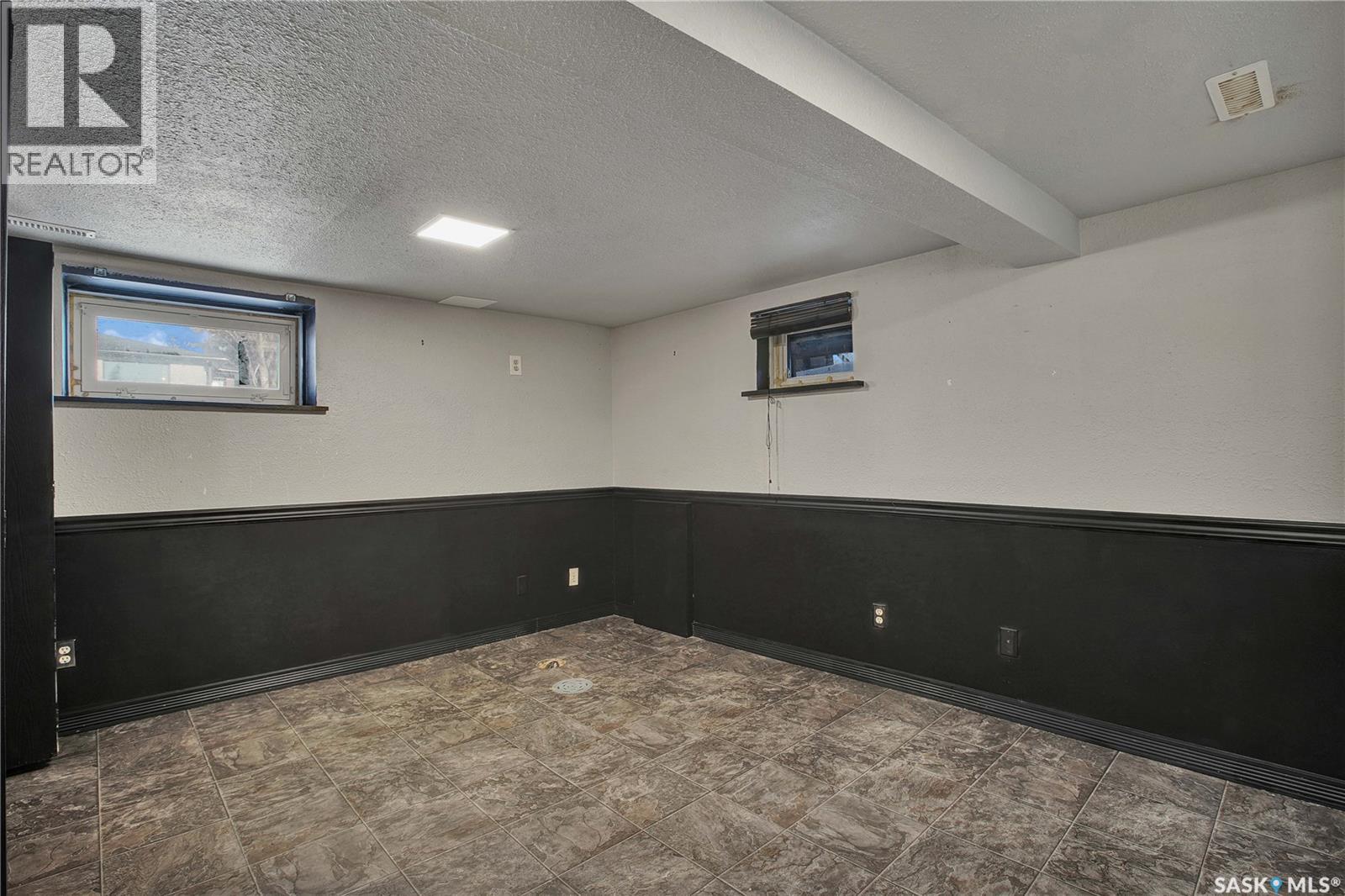 1041 L Avenue N, Saskatoon, Saskatchewan  S7L 2R7 - Photo 16 - SK028298