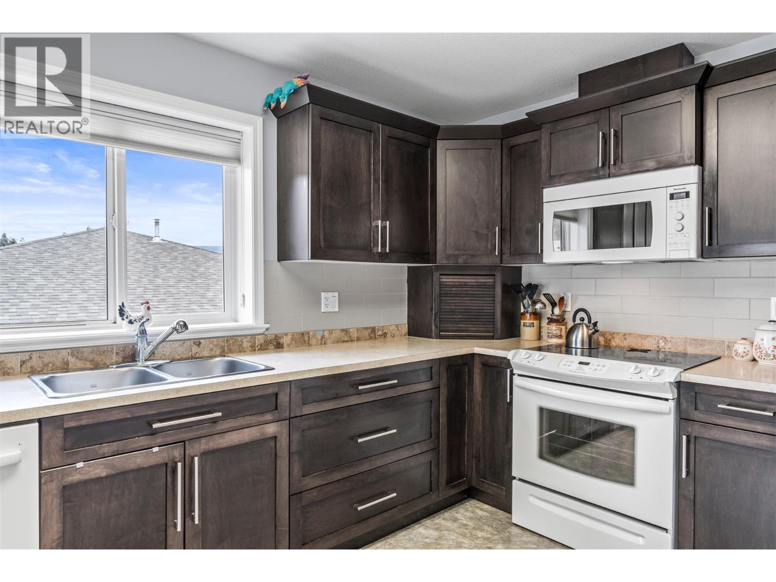 2675 Pine Avenue Unit# 54, Lumby, British Columbia  V0E 2G5 - Photo 14 - 10375277