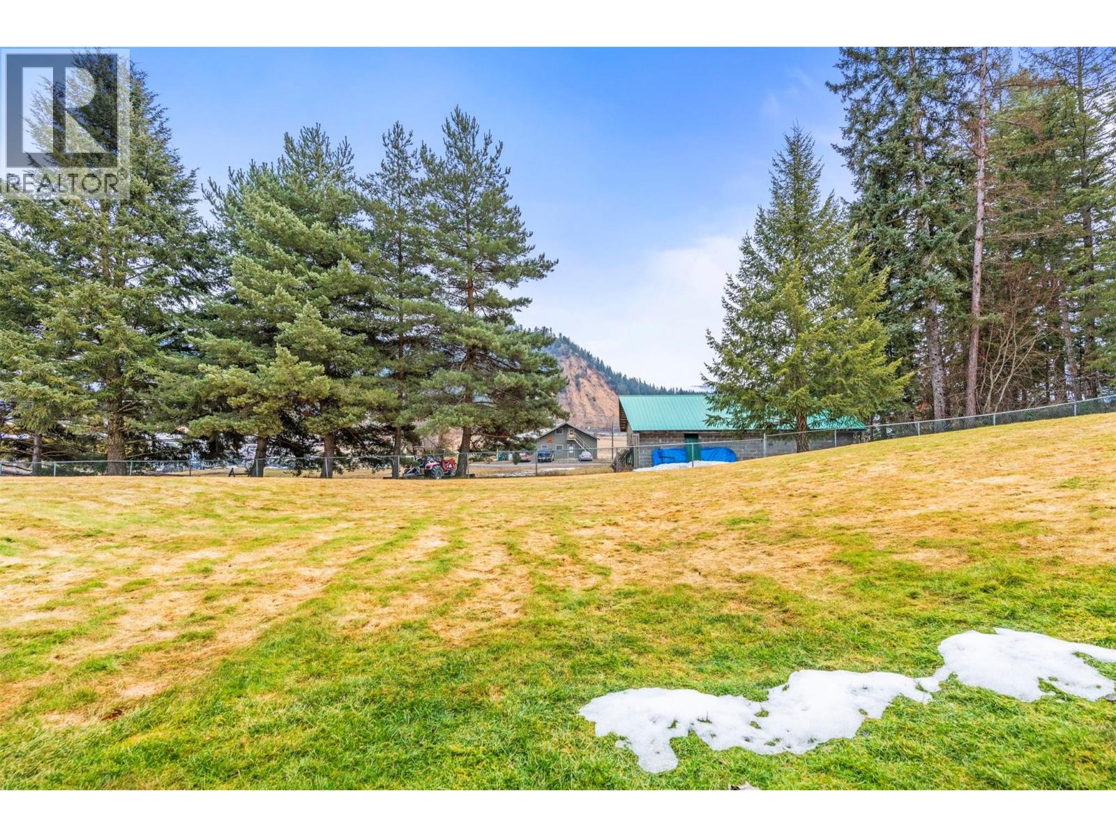 2675 Pine Avenue Unit# 54, Lumby, British Columbia  V0E 2G5 - Photo 65 - 10375277