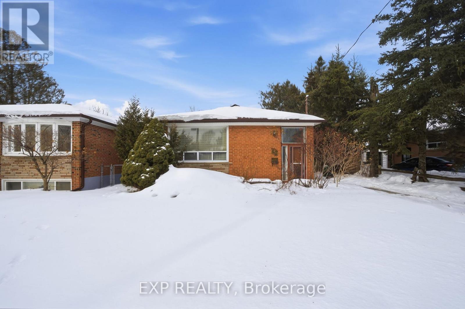40 Medina Crescent, Toronto (Bendale), Ontario  M1K 4B7 - Photo 2 - E12777136