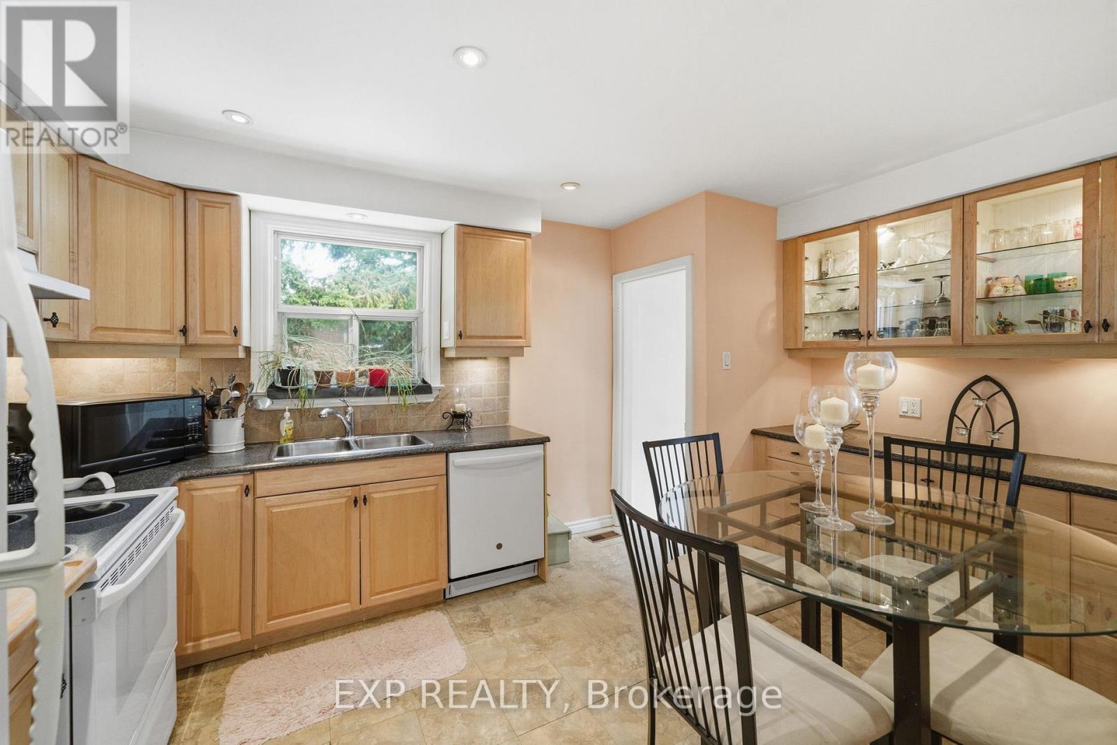 40 Medina Crescent, Toronto (Bendale), Ontario  M1K 4B7 - Photo 7 - E12777136