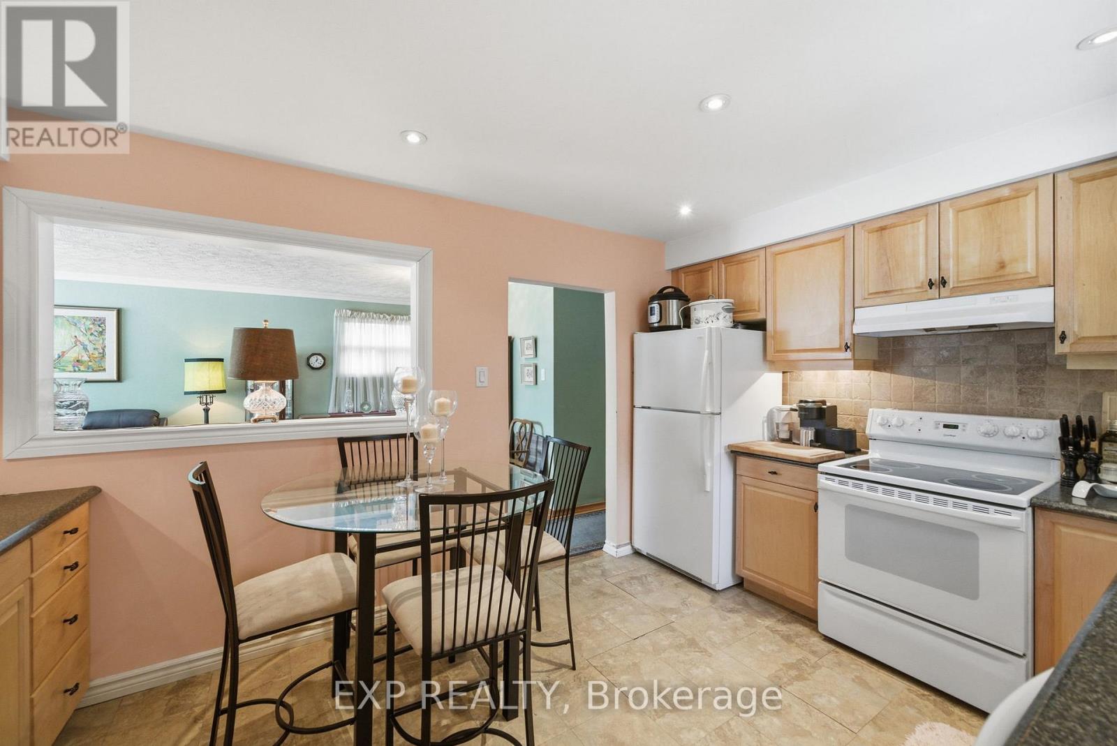 40 Medina Crescent, Toronto (Bendale), Ontario  M1K 4B7 - Photo 8 - E12777136