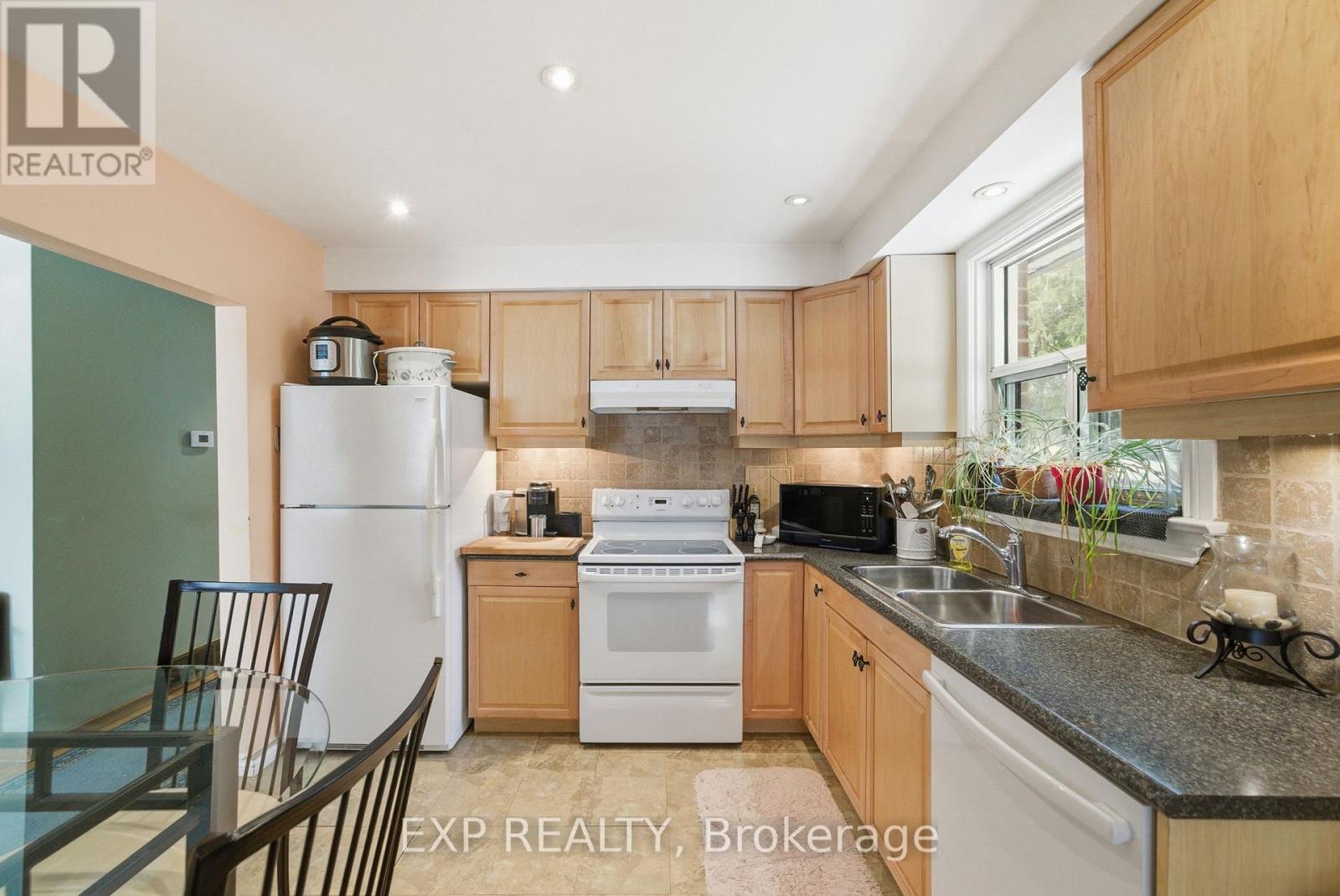 40 Medina Crescent, Toronto (Bendale), Ontario  M1K 4B7 - Photo 9 - E12777136