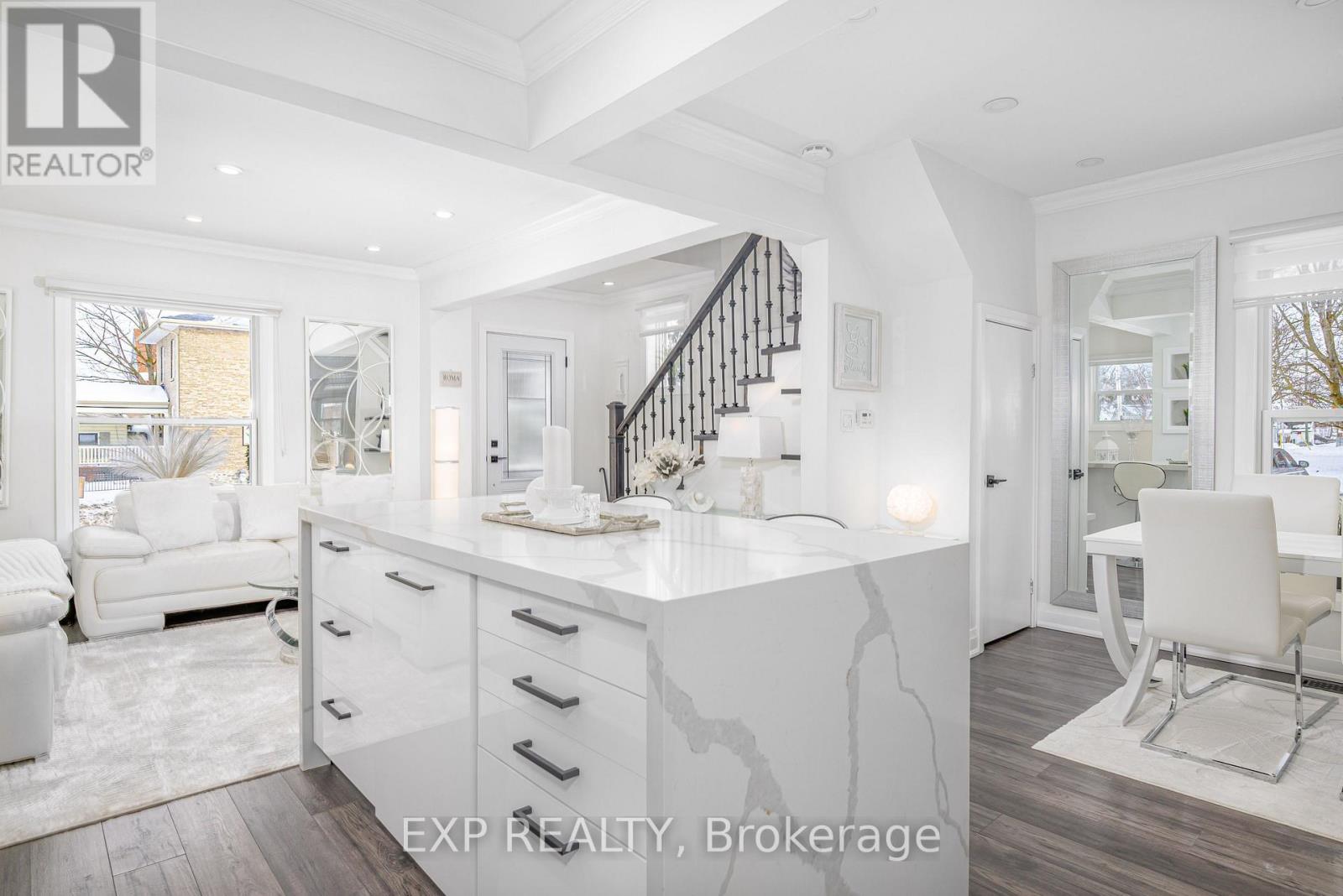 11 Albert Street, Kawartha Lakes, Ontario  K9V 4J3 - Photo 25 - X12777044