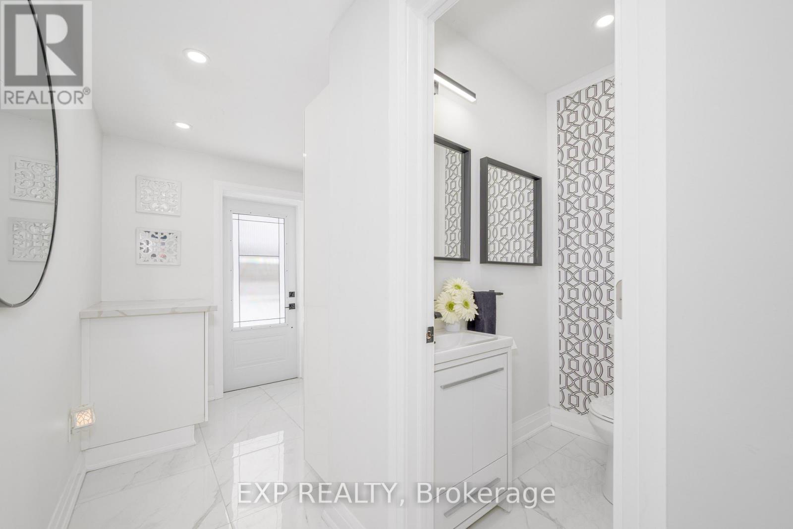 11 Albert Street, Kawartha Lakes, Ontario  K9V 4J3 - Photo 31 - X12777044