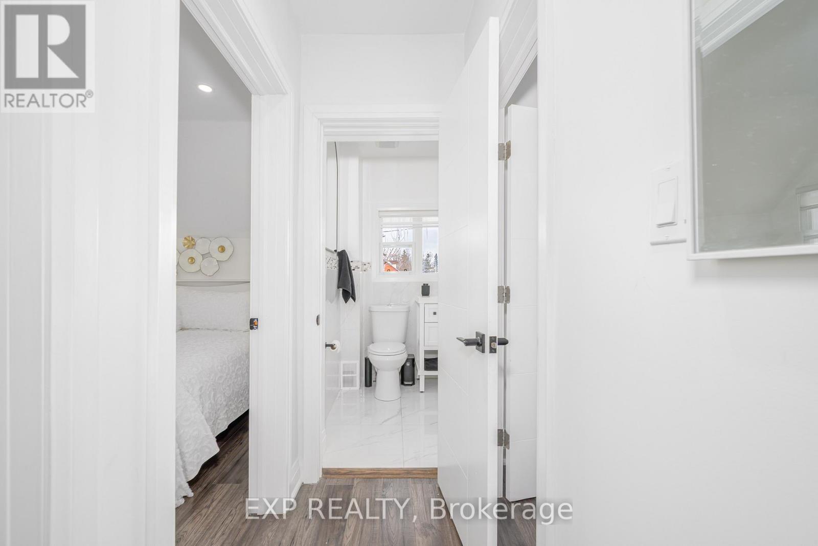 11 Albert Street, Kawartha Lakes, Ontario  K9V 4J3 - Photo 39 - X12777044