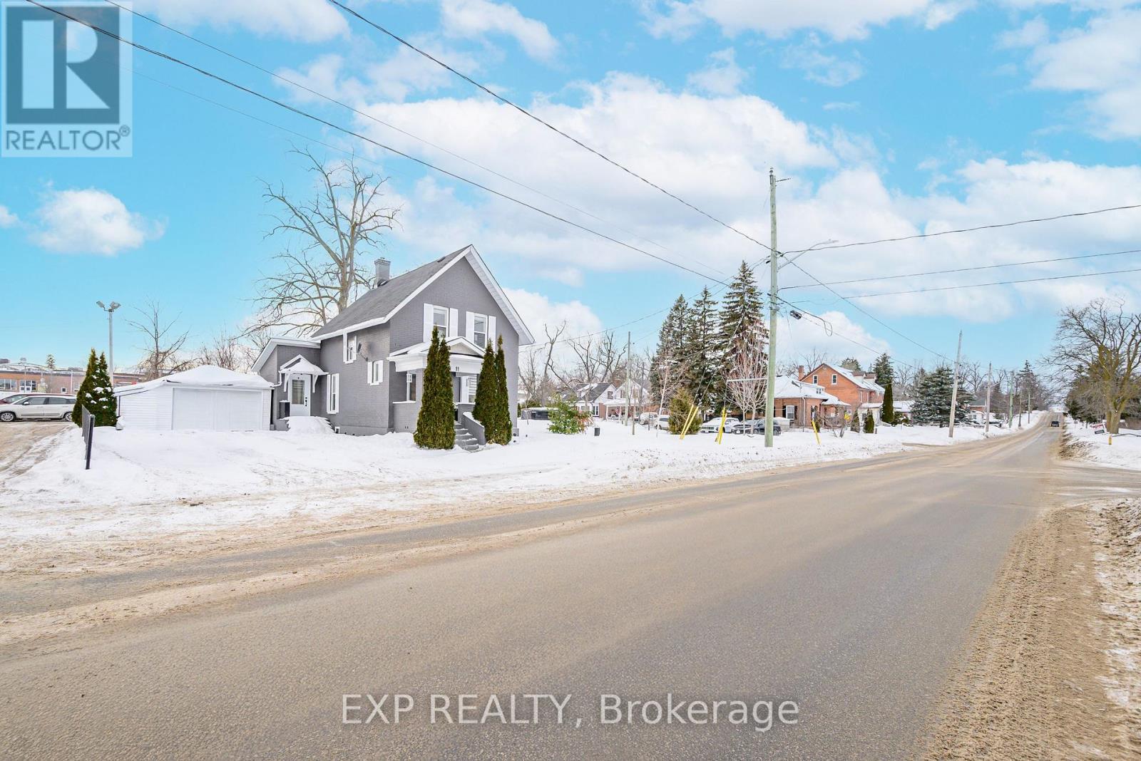 11 Albert Street, Kawartha Lakes, Ontario  K9V 4J3 - Photo 4 - X12777044