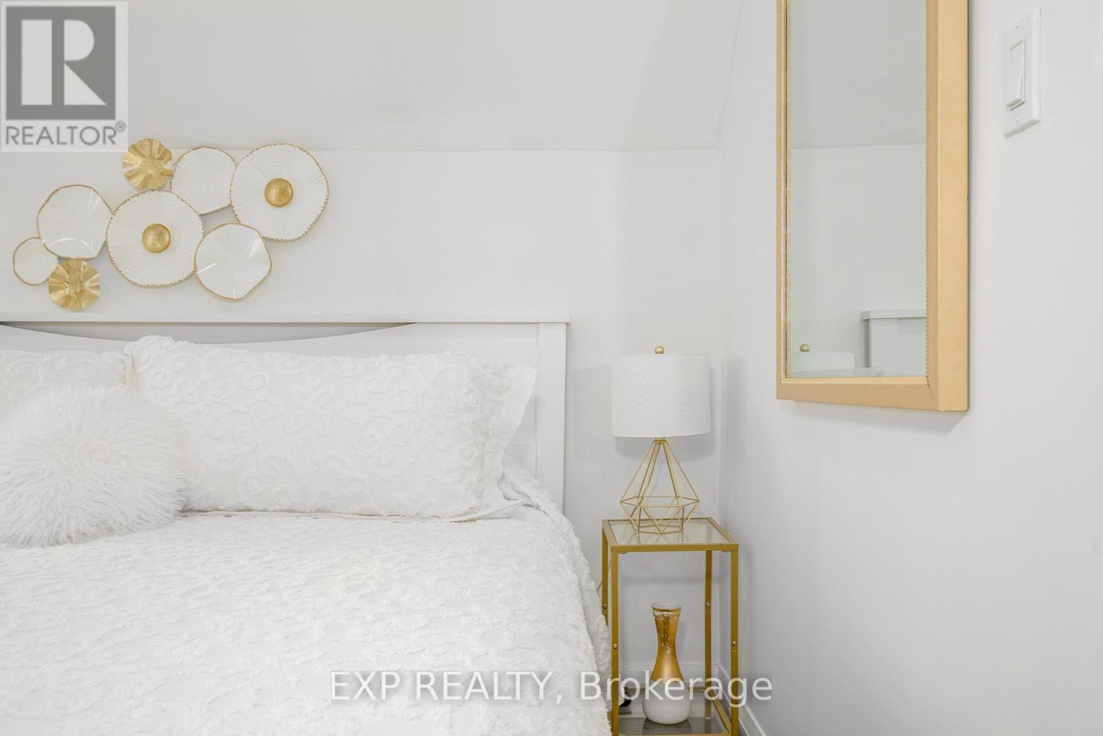 11 Albert Street, Kawartha Lakes, Ontario  K9V 4J3 - Photo 41 - X12777044