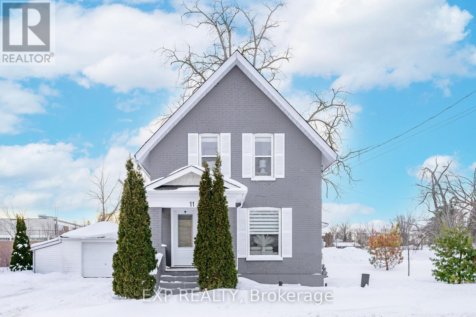 11 Albert Street, Kawartha Lakes, Ontario  K9V 4J3 - Photo 6 - X12777044