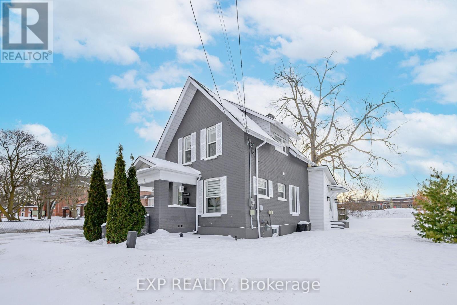 11 Albert Street, Kawartha Lakes, Ontario  K9V 4J3 - Photo 7 - X12777044