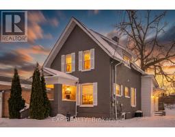 11 ALBERT STREET, Kawartha Lakes, Ontario