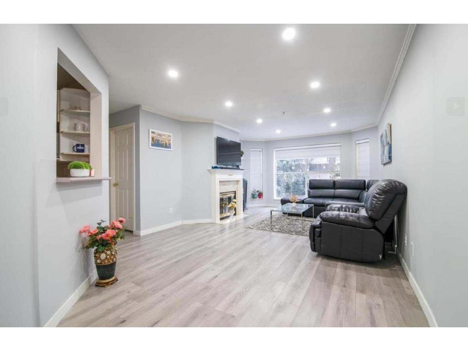 110 7161 121 Street, Surrey, British Columbia  V3W 1G8 - Photo 4 - R3088376