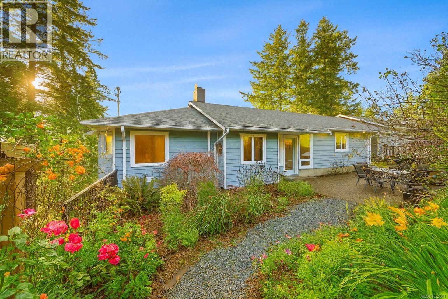 1179 Moore Rd, Comox, British Columbia  V9M 3X1 - Photo 2 - 1025061