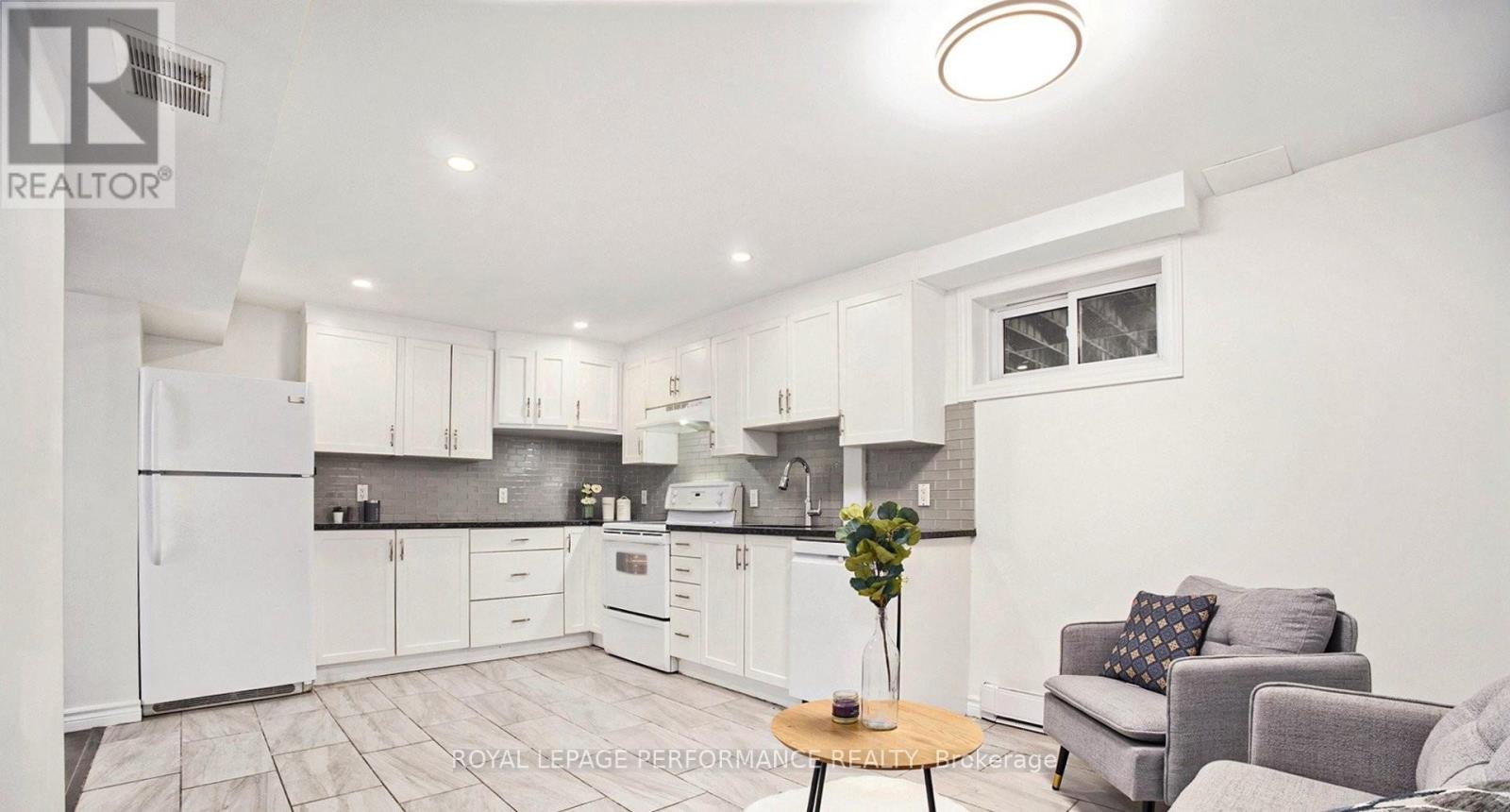 33-B Majestic Drive, Ottawa, Ontario  K2G 1C6 - Photo 3 - X12777006