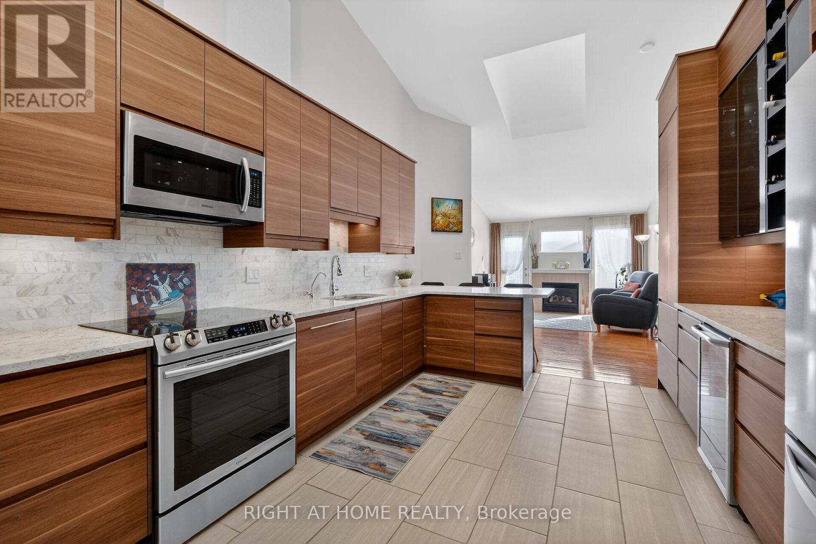 98 Waterthrush Crescent, Ottawa, Ontario  K2M 2V1 - Photo 16 - X12777034