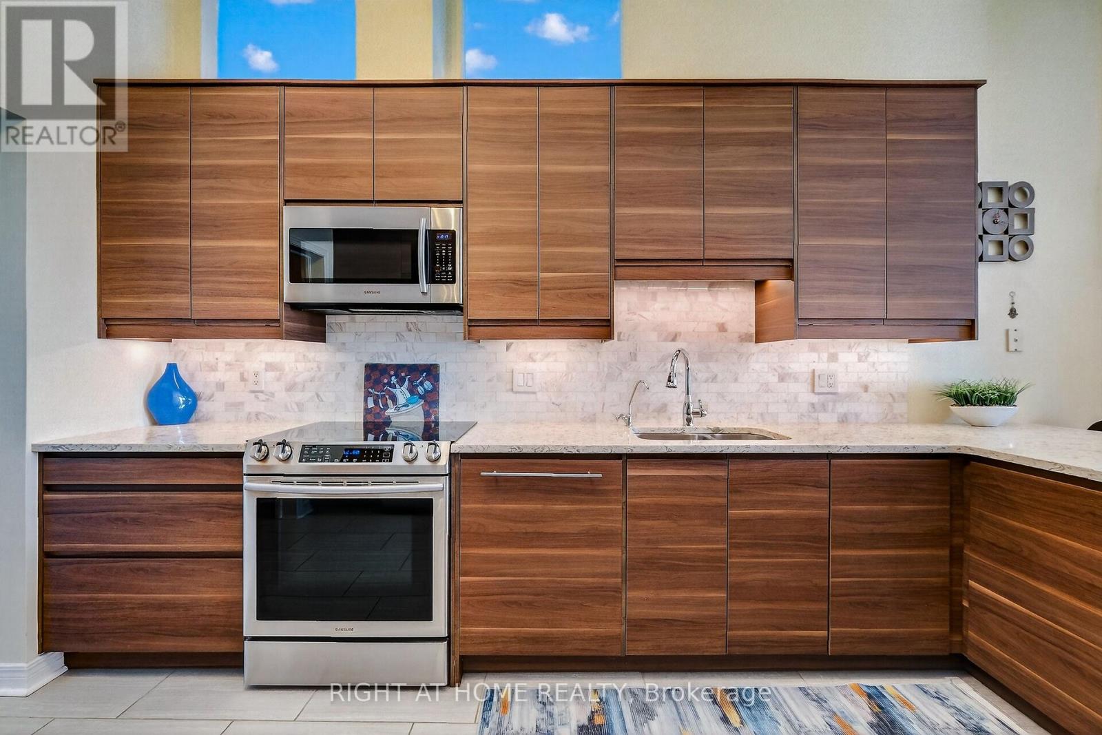 98 Waterthrush Crescent, Ottawa, Ontario  K2M 2V1 - Photo 17 - X12777034