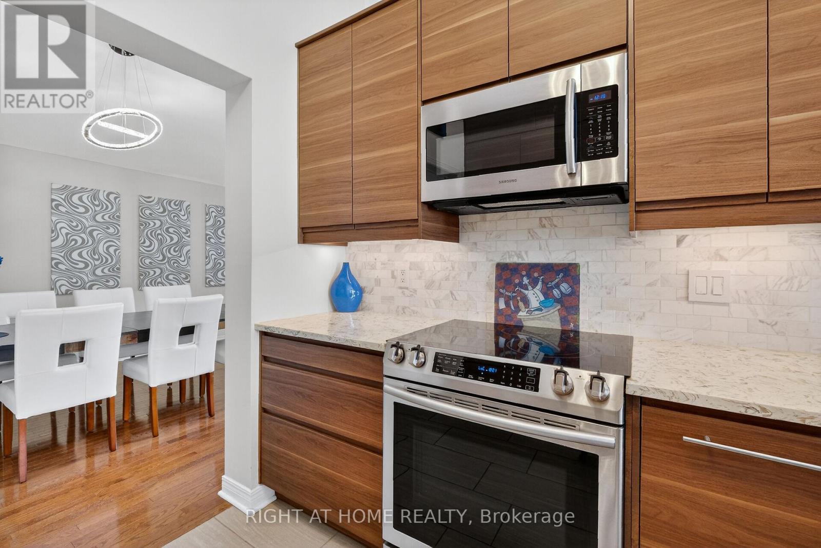 98 Waterthrush Crescent, Ottawa, Ontario  K2M 2V1 - Photo 19 - X12777034