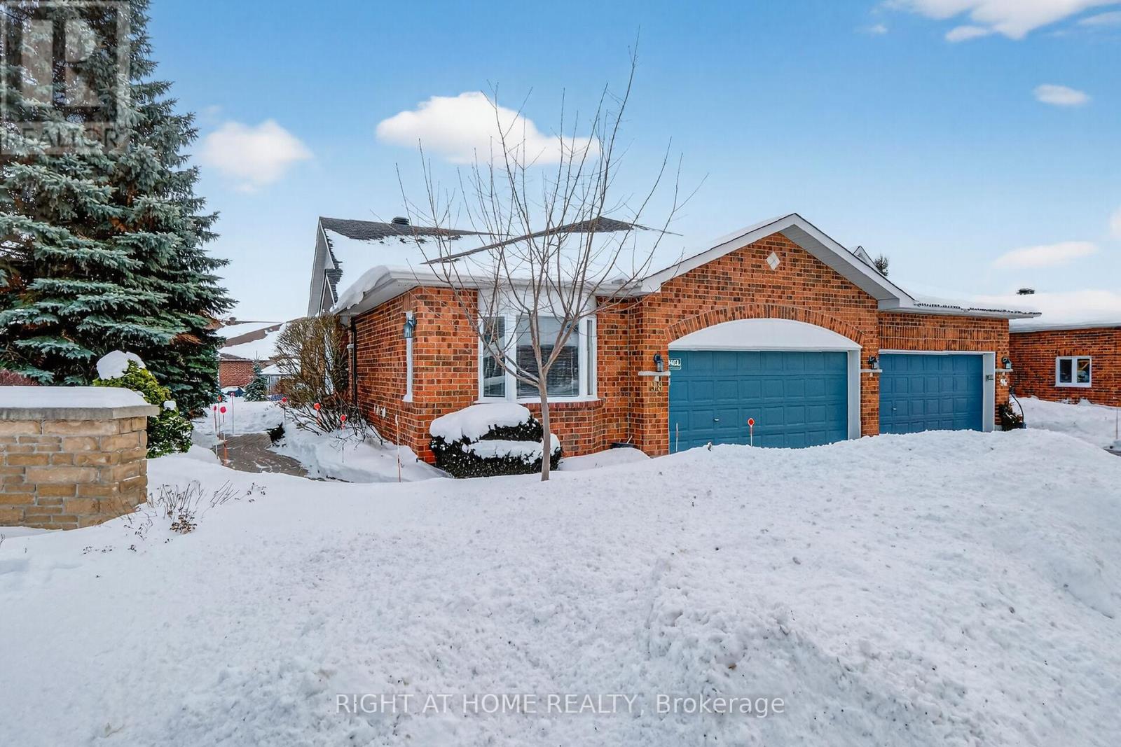 98 Waterthrush Crescent, Ottawa, Ontario  K2M 2V1 - Photo 2 - X12777034