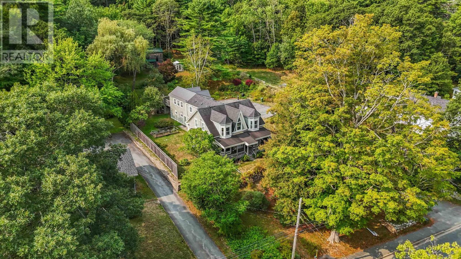 57 King Street, Bridgewater, Nova Scotia  B4V 1A1 - Photo 4 - 202522859