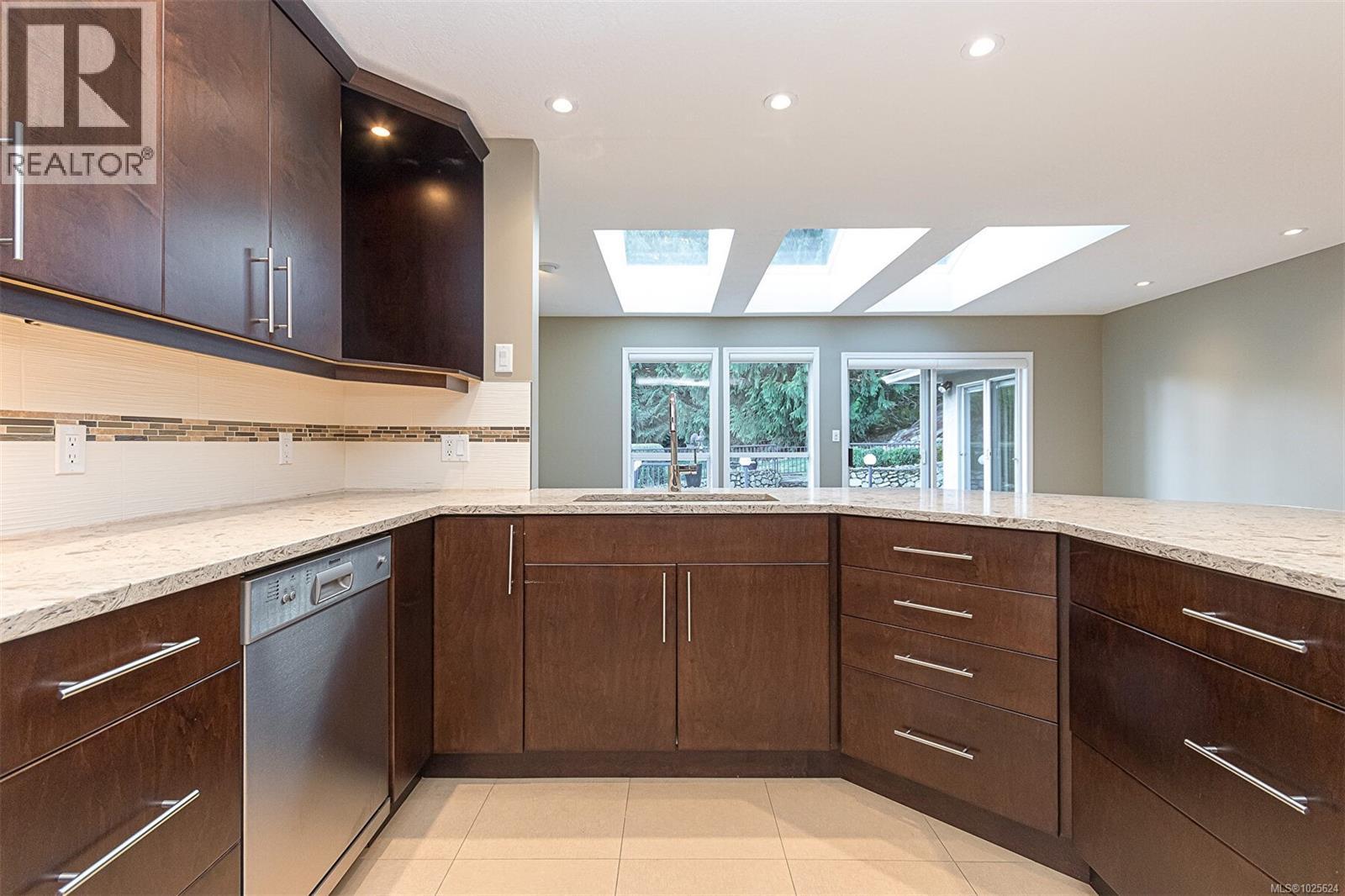 8619 Kingcome Cres, North Saanich, British Columbia  V8L 5C8 - Photo 12 - 1025624