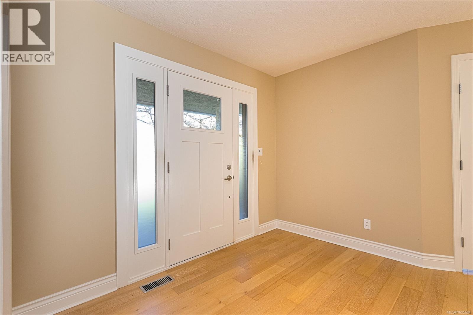 8619 Kingcome Cres, North Saanich, British Columbia  V8L 5C8 - Photo 4 - 1025624