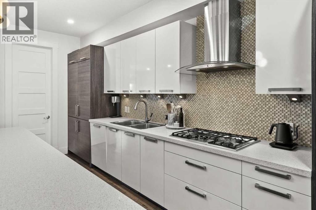 3018 30 Street Sw, Calgary, Alberta  T3E 2M6 - Photo 9 - A2281634