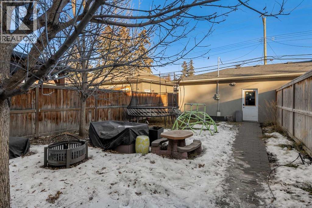 3018 30 Street Sw, Calgary, Alberta  T3E 2M6 - Photo 40 - A2281634