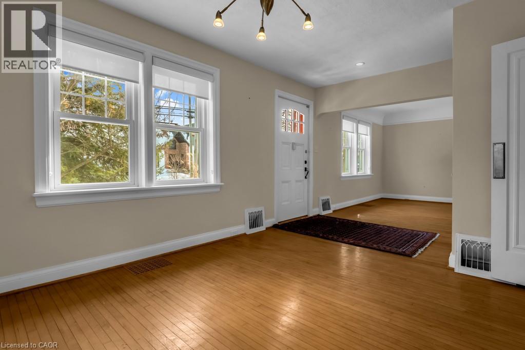 10 Robinson Street S, Grimsby, Ontario  L3M 3C4 - Photo 5 - 40800159