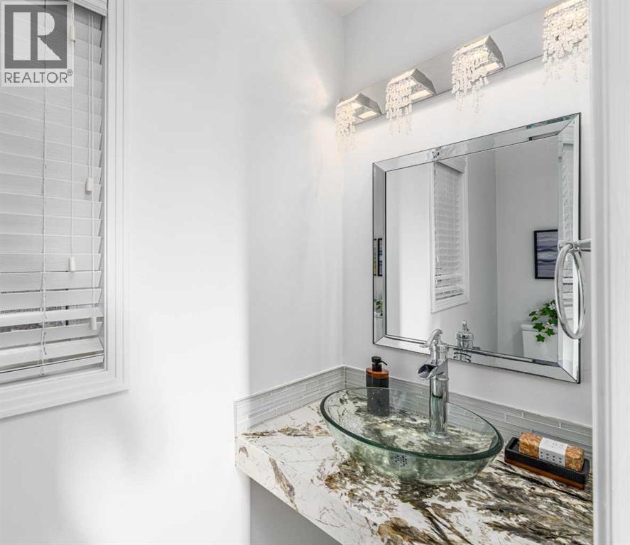 5503 Strathcona Hill Sw, Calgary, Alberta  T3H 1S2 - Photo 13 - A2284461