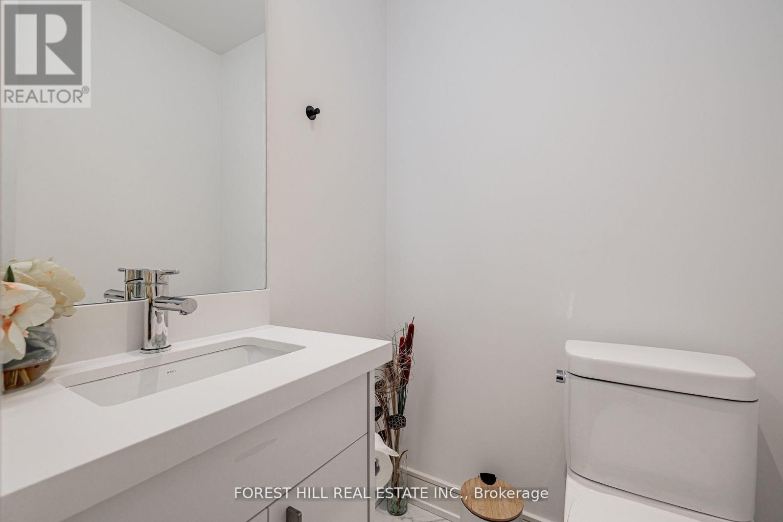 7 Flax Field Lane, Toronto (Willowdale West), Ontario  M2N 0L5 - Photo 9 - C12777028