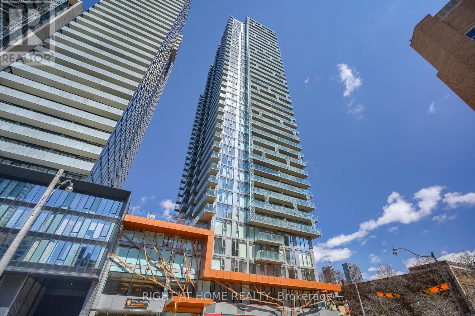 LPH-10 - 50 WELLESLEY STREET E, Toronto, Ontario