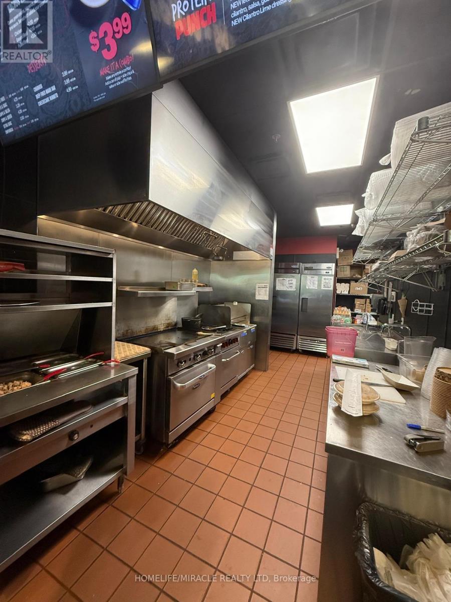 11 Spadina Avenue, Toronto, Ontario  M5V 3X8 - Photo 4 - C12777088