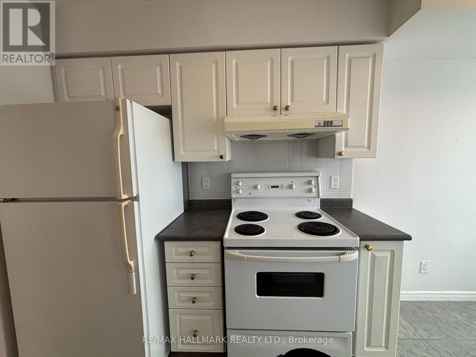 2705 - 33 Empress Avenue, Toronto (Willowdale East), Ontario  M2N 6Y7 - Photo 16 - C12777092