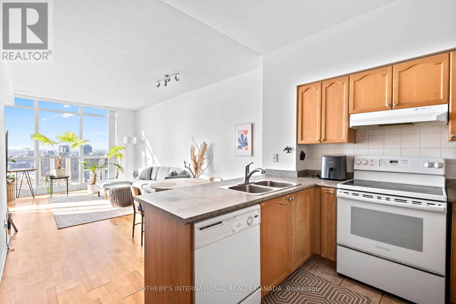 3311 - 219 Fort York Boulevard, Toronto, Ontario  M5V 1B1 - Photo 12 - C12777172