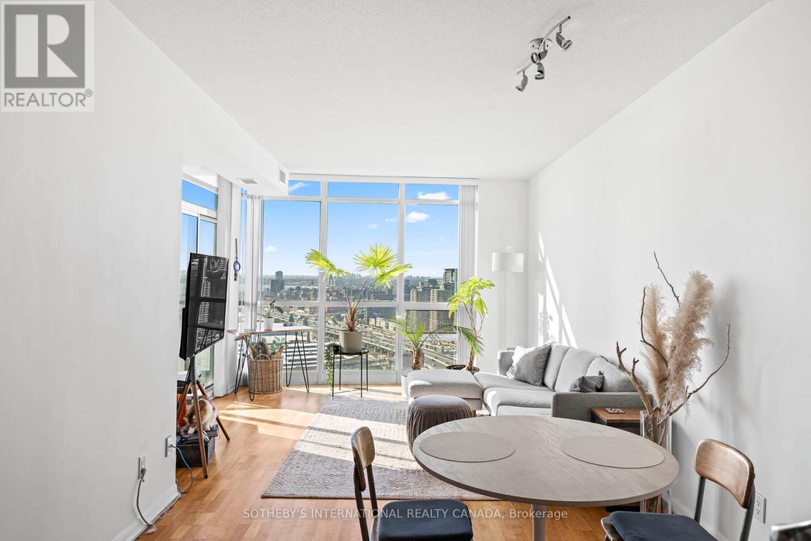 3311 - 219 Fort York Boulevard, Toronto, Ontario  M5V 1B1 - Photo 13 - C12777172