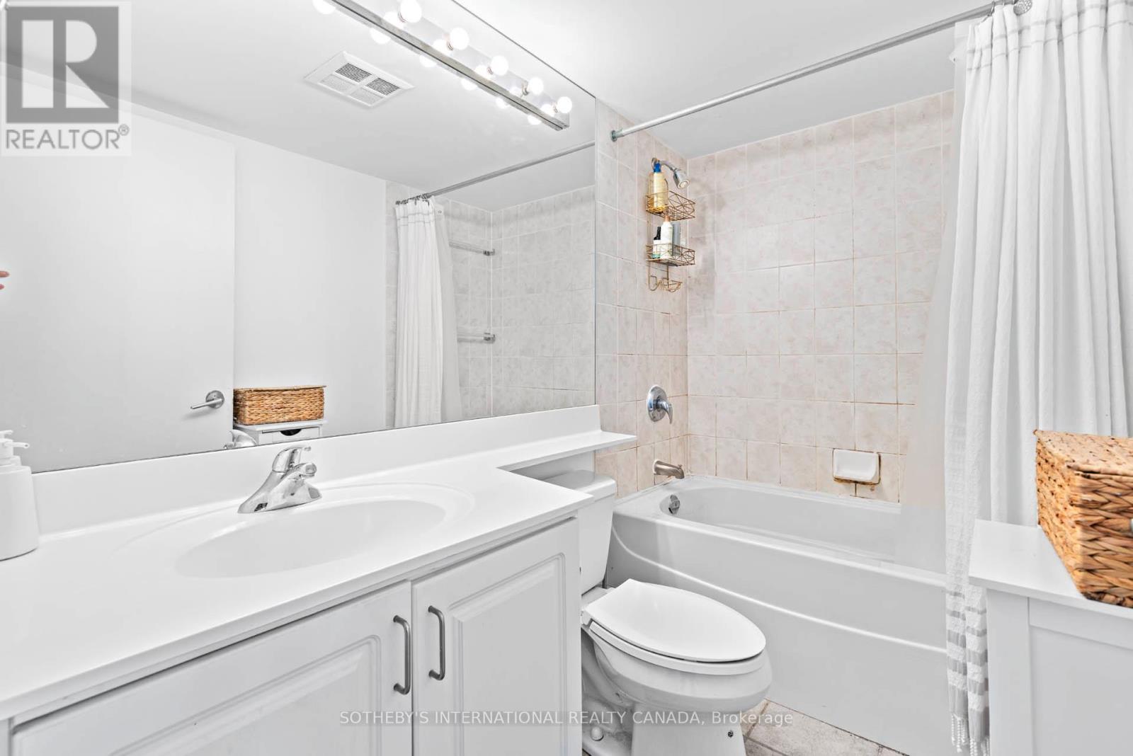 3311 - 219 Fort York Boulevard, Toronto, Ontario  M5V 1B1 - Photo 18 - C12777172