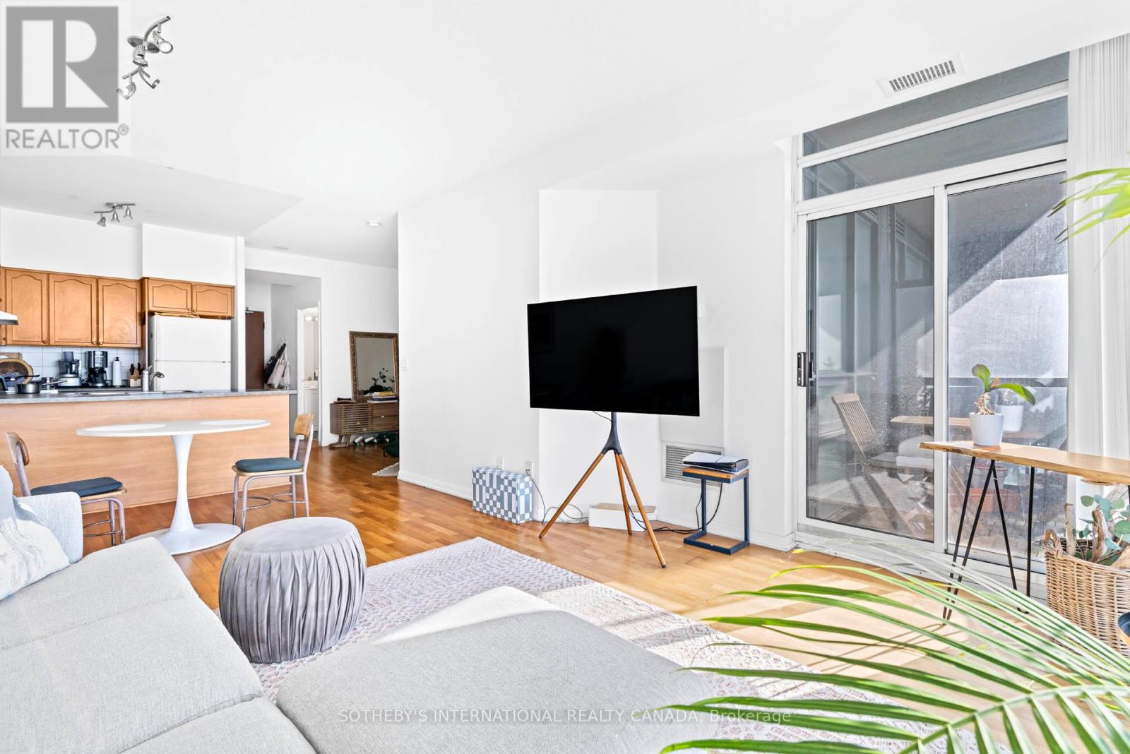 3311 - 219 Fort York Boulevard, Toronto, Ontario  M5V 1B1 - Photo 5 - C12777172