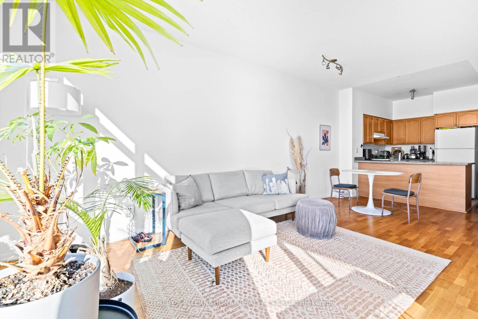 3311 - 219 Fort York Boulevard, Toronto, Ontario  M5V 1B1 - Photo 6 - C12777172