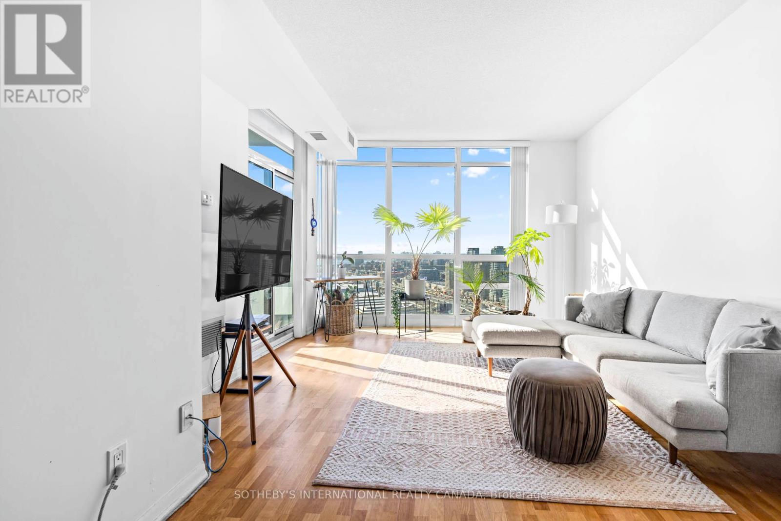 3311 - 219 Fort York Boulevard, Toronto, Ontario  M5V 1B1 - Photo 7 - C12777172