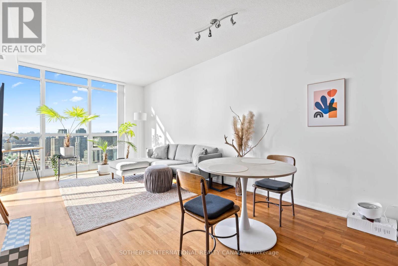 3311 - 219 Fort York Boulevard, Toronto, Ontario  M5V 1B1 - Photo 9 - C12777172