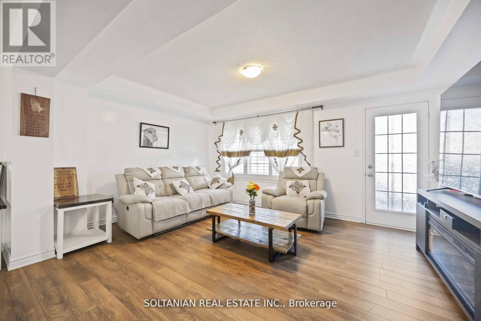 1103 Silk Street, Pickering, Ontario  L1X 0E8 - Photo 3 - E12777130