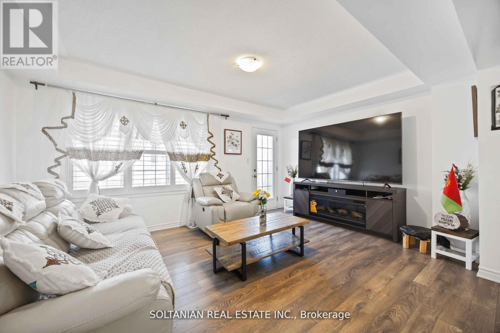 1103 Silk Street, Pickering, Ontario  L1X 0E8 - Photo 4 - E12777130