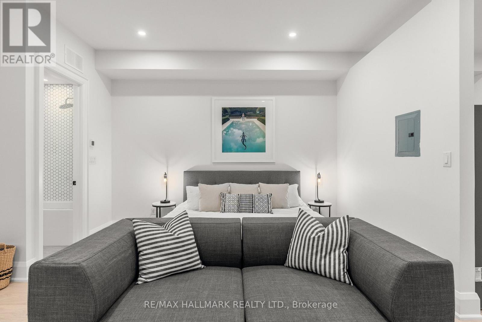 12 Glenside Avenue, Toronto, Ontario  M4L 2T5 - Photo 11 - E12777178