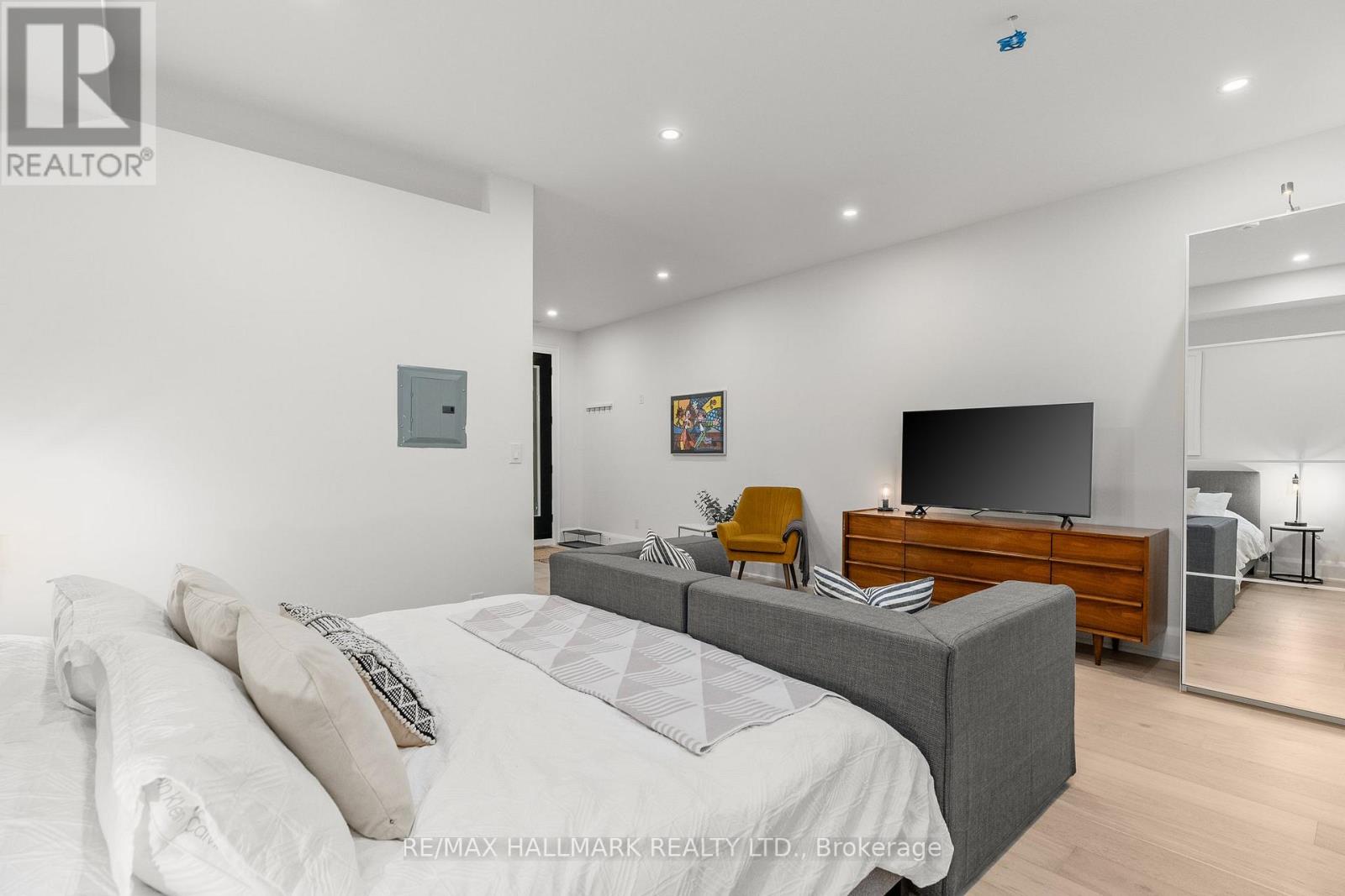 12 Glenside Avenue, Toronto, Ontario  M4L 2T5 - Photo 13 - E12777178