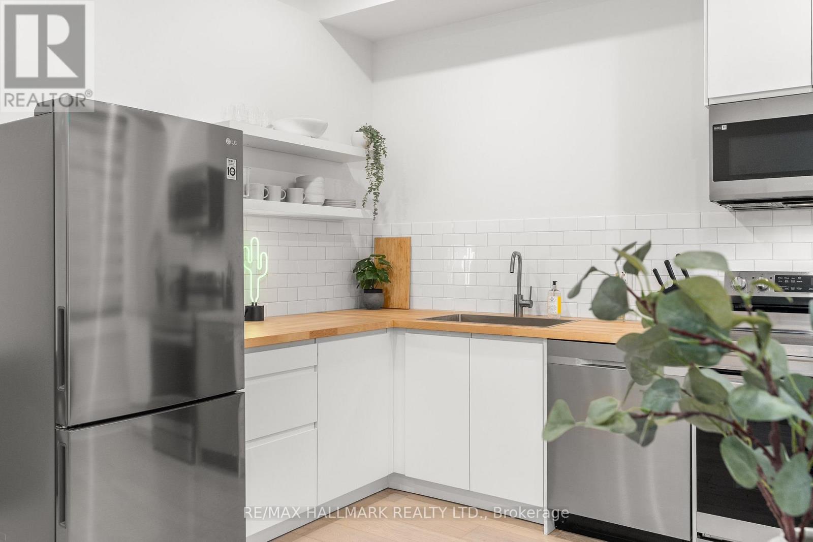 12 Glenside Avenue, Toronto, Ontario  M4L 2T5 - Photo 5 - E12777178