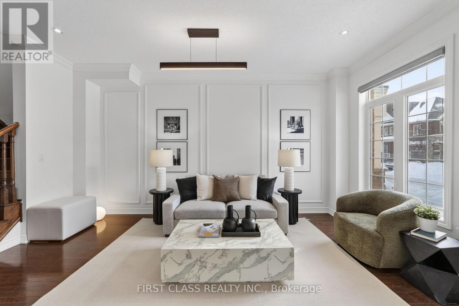 92 LIVING CRESCENT, Markham, Ontario