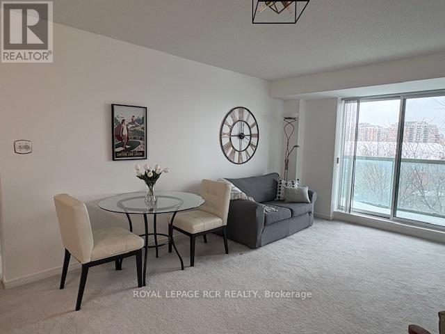 425 - 3 Ellesmere Street, Richmond Hill, Ontario  L4B 4N2 - Photo 6 - N12777106