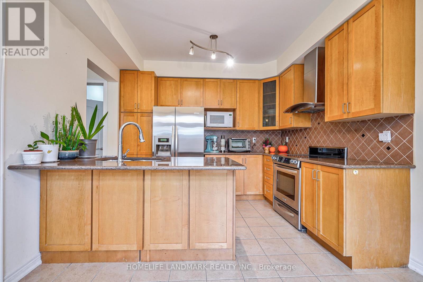 83 Hawksbury Road, Markham, Ontario  L6E 0E8 - Photo 12 - N12777128